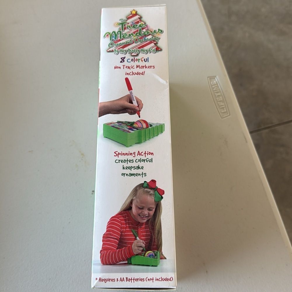 TreeMendous Ornament Decorator Kit - Picture 4 of 5